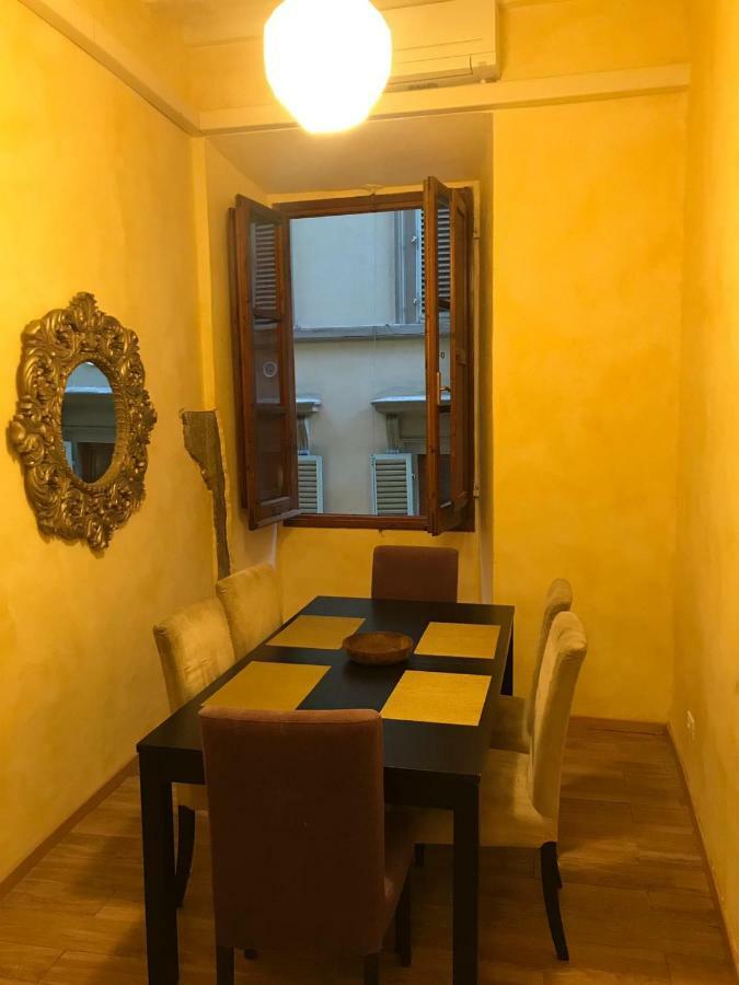 Leonardo's Signoria Flat *